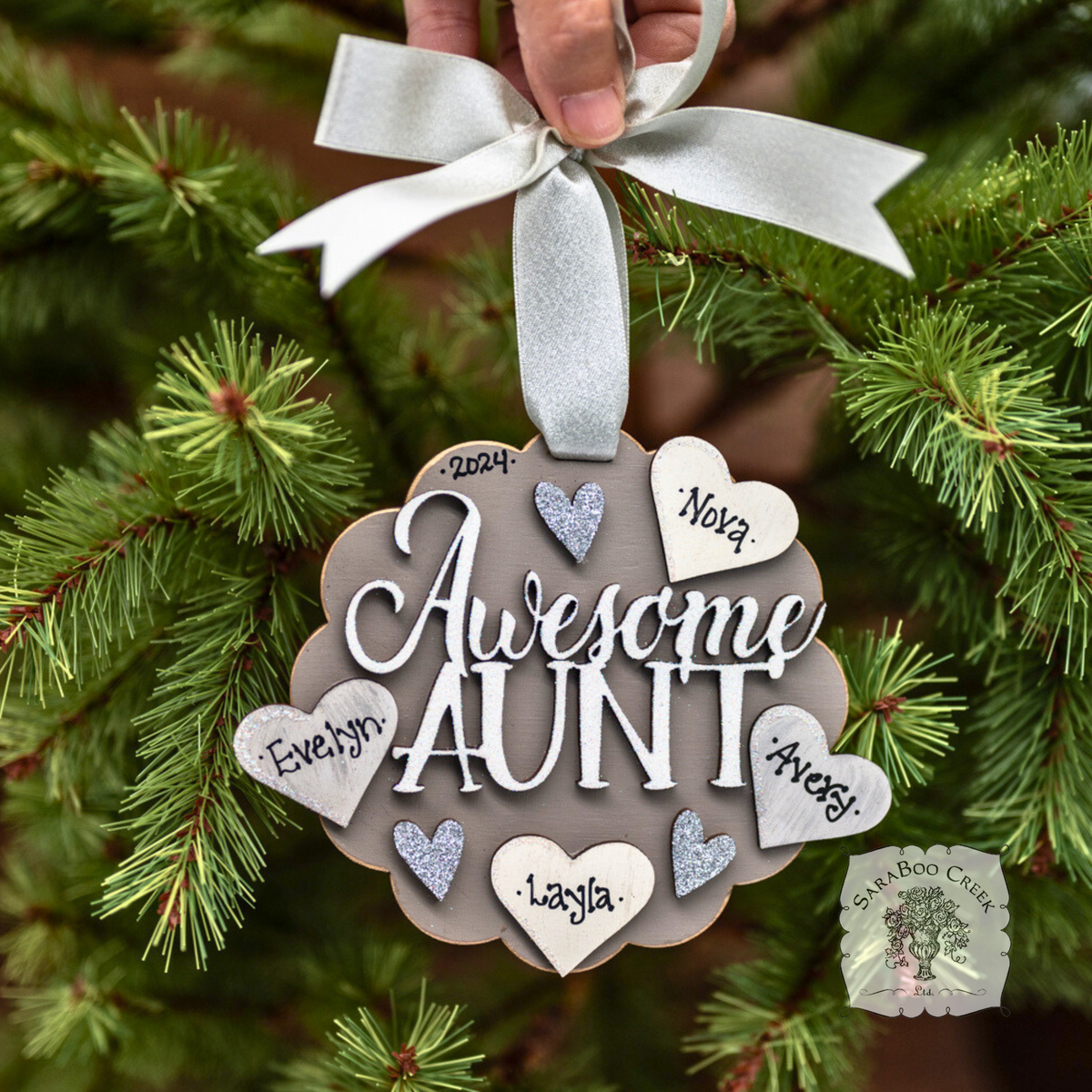 "Awesome Aunt" Ornament w/ 1-5 Personalized Hearts - Great Aunt Gift from Nieces and Nephews