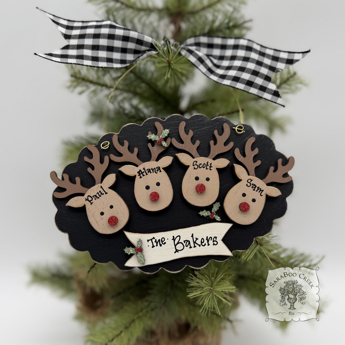 4 Reindeer Scallop Ornament with Banner