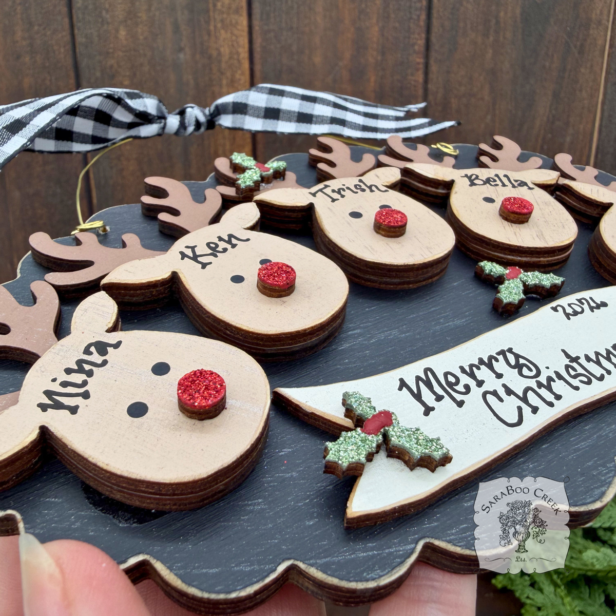 5 Reindeer Scallop Ornament with Banner