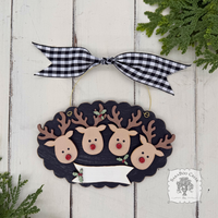 4 Reindeer Scallop Ornament with Banner